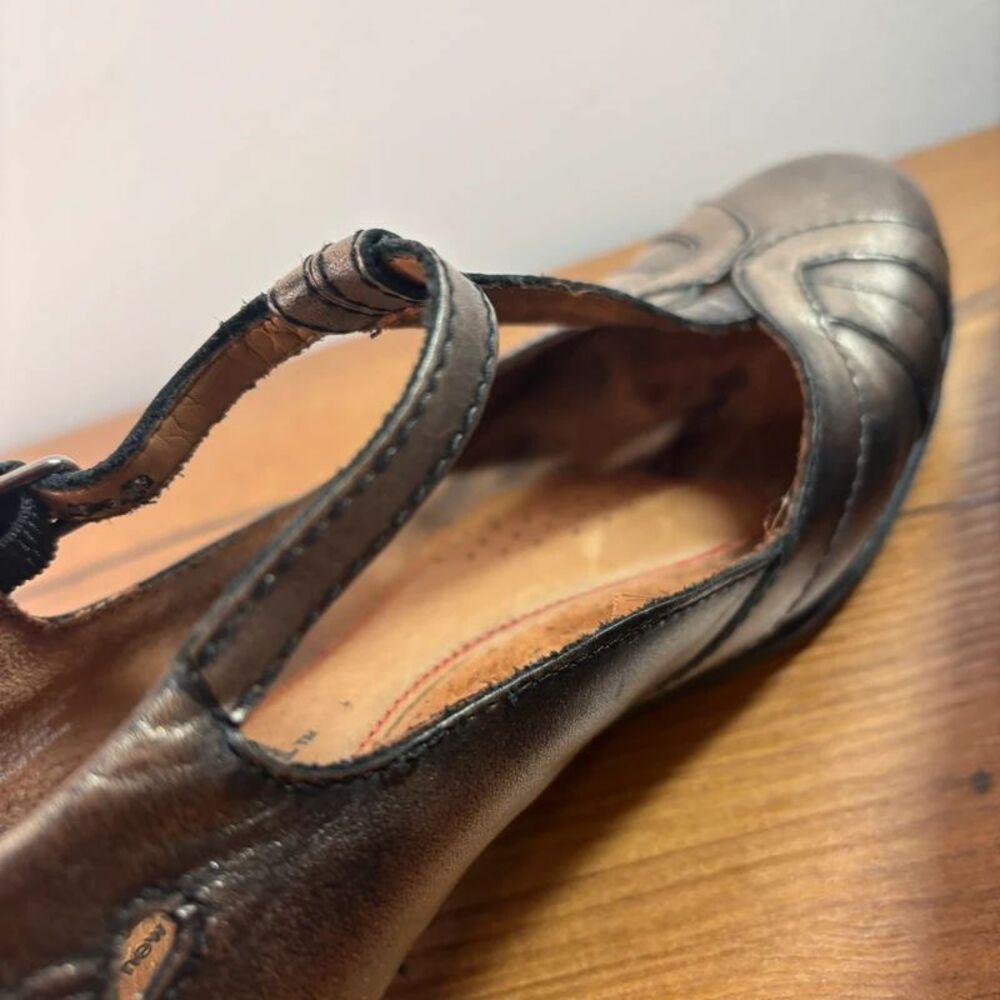 Cobb Hill New Balance Metallic Bronze Pewter Leather T-Strap Mary Jane Heels 8.5 - Picture 7 of 12